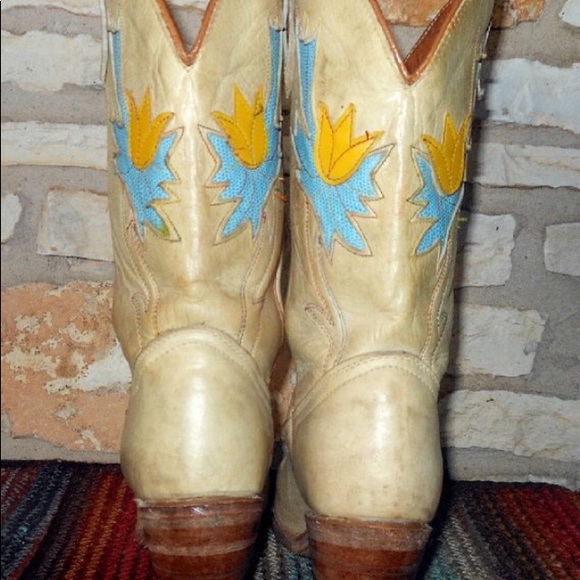Miss Capezio Yellow Rose Cowgirl Boots size 6 /6.5 - Picture 4 of 5